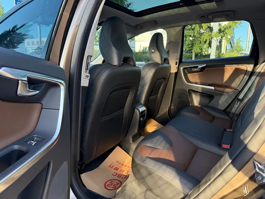 Volvo XC60 T5 AWD Smart Vision Upgraded