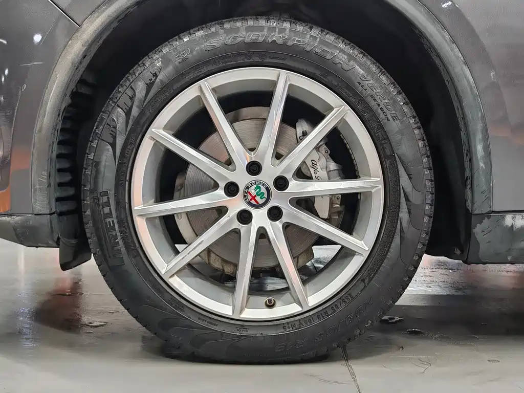 Stelvio 2.0 T 280 HP Luxury