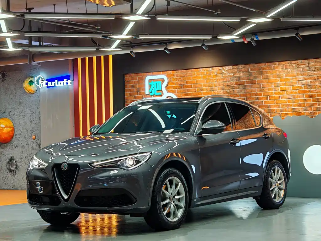 Stelvio 2.0 T 280 HP Luxury