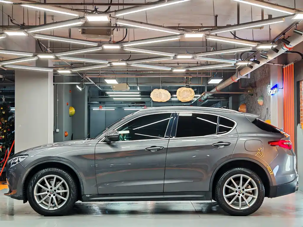 Stelvio 2.0 T 280 HP Luxury