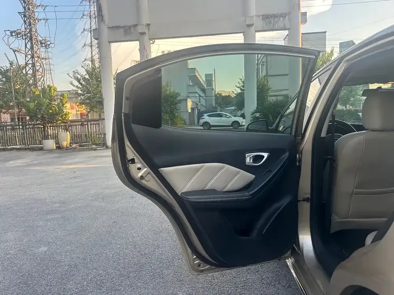 GAC Trumpchi GA3 S Vision 1.6 L Auto Luxury ESP