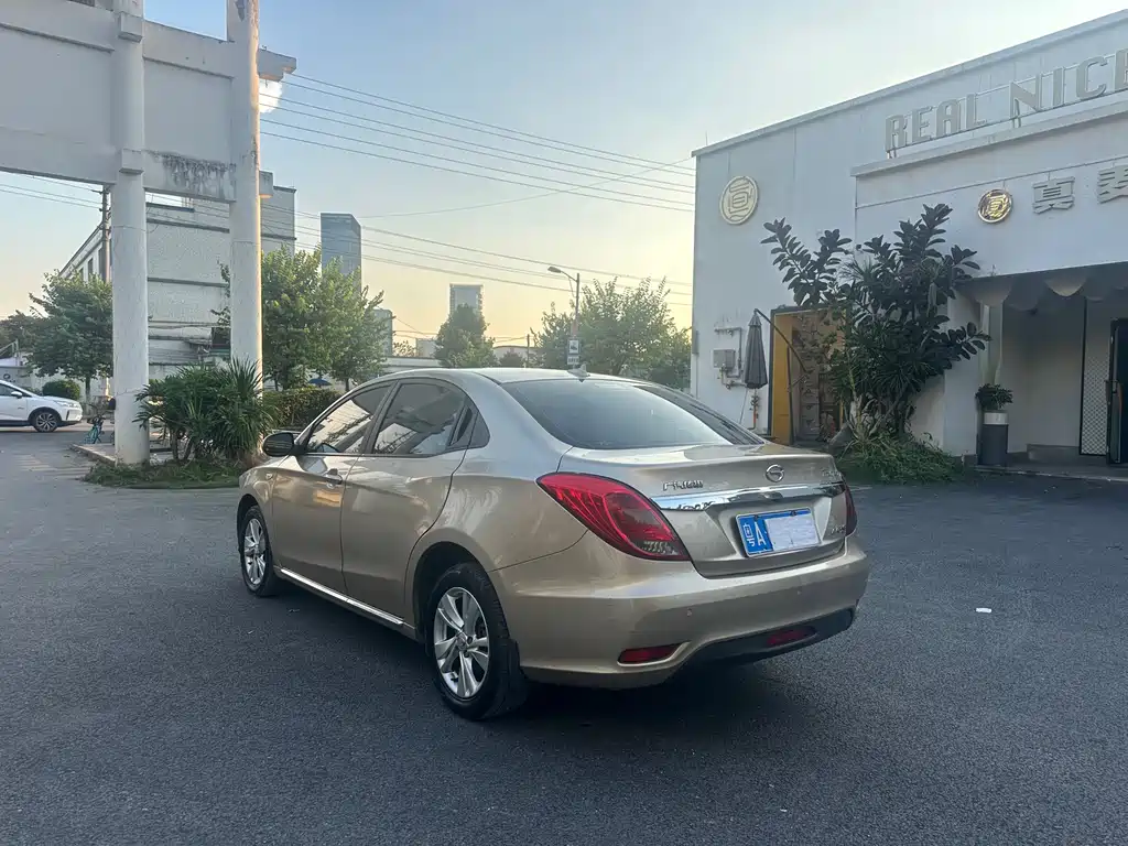 Trumpchi GA3 S Vision 1.6 L Auto Luxury ESP