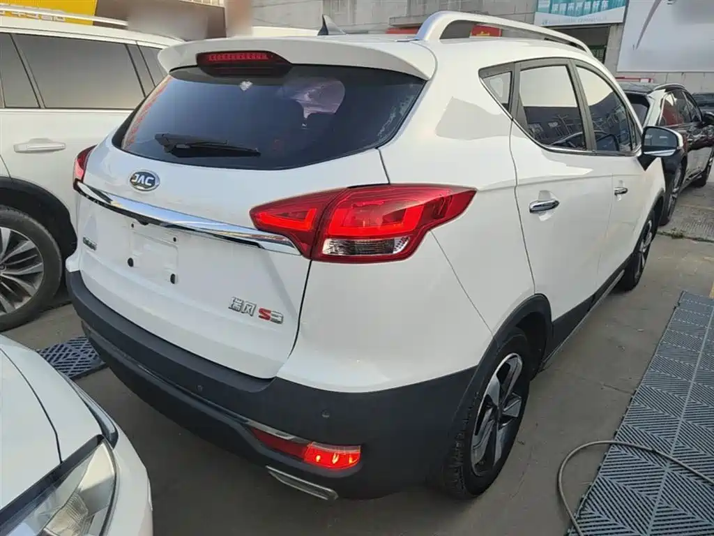 Refine S3 1.6 L CVT Luxury Smart