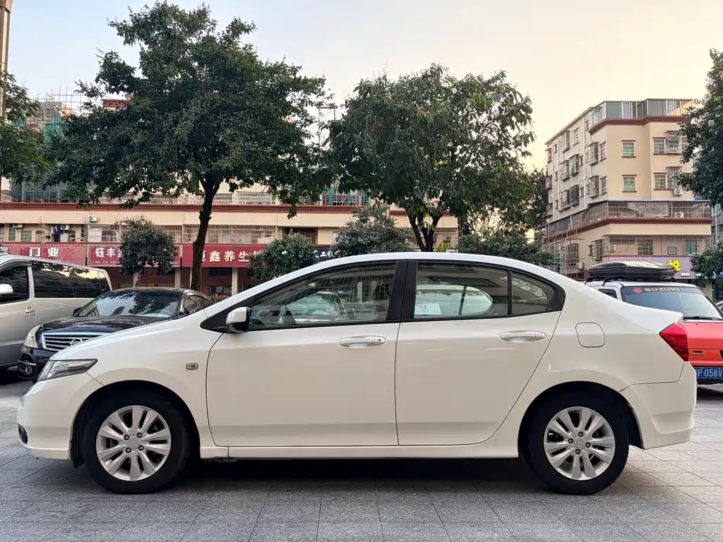 City Classic 1.5 L Auto Elite