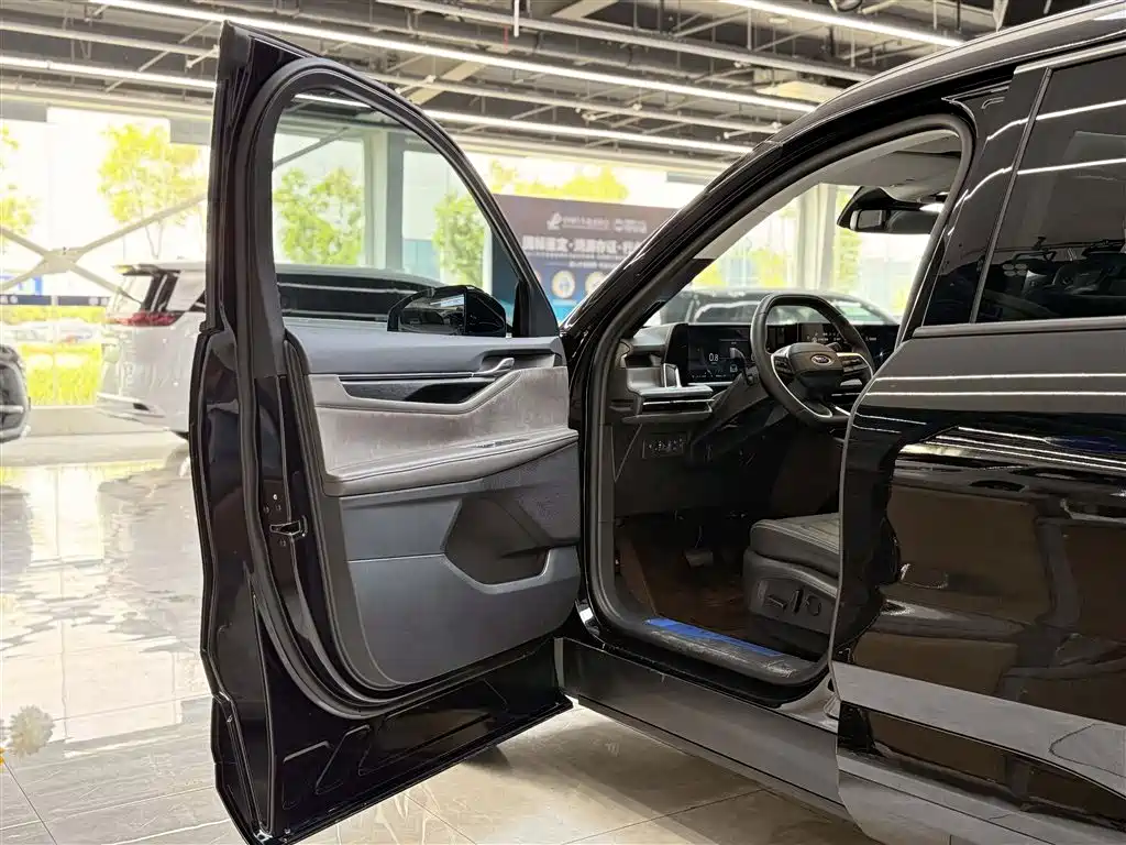 Edge Edge L 2.0 T EcoBoost 4 WD 7-seat Supreme