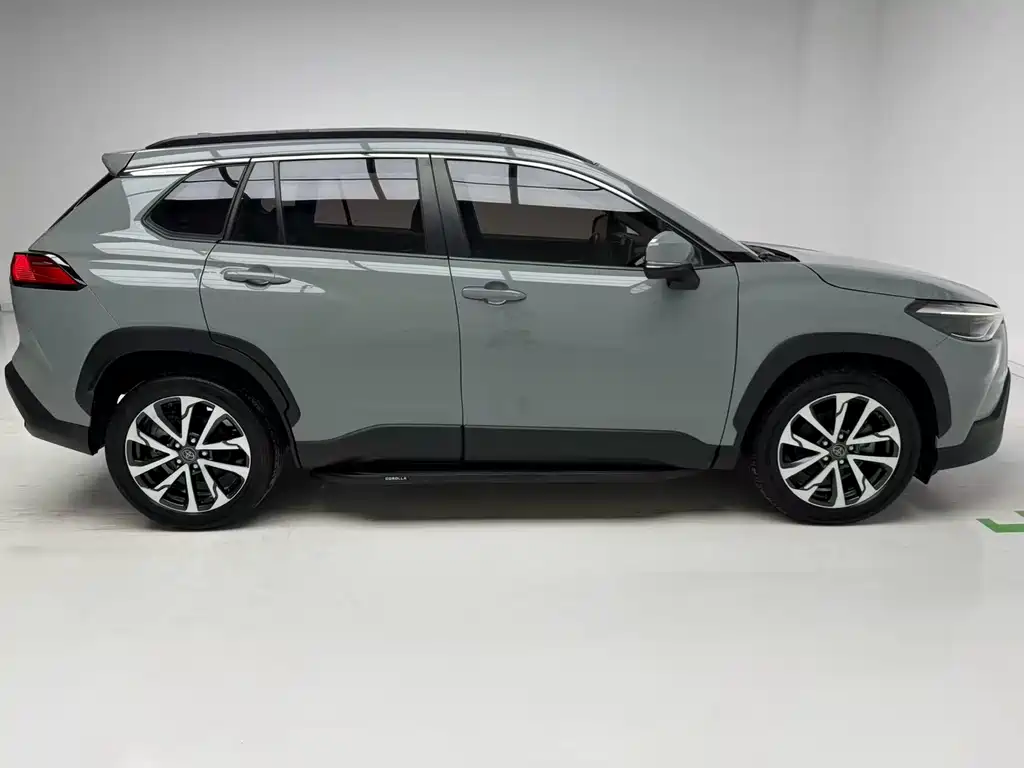 Corolla Cross 卡罗拉锐放 2023款 2.0 L 尊享版
