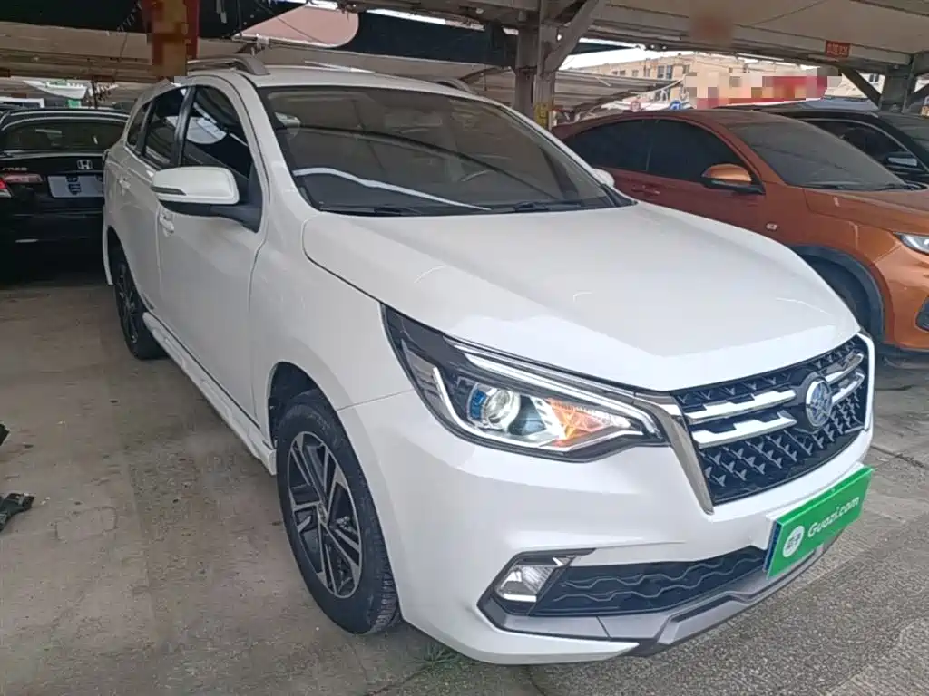 Venucia T70 启辰T70 2019款 2.0 L CVT睿趣版 国V