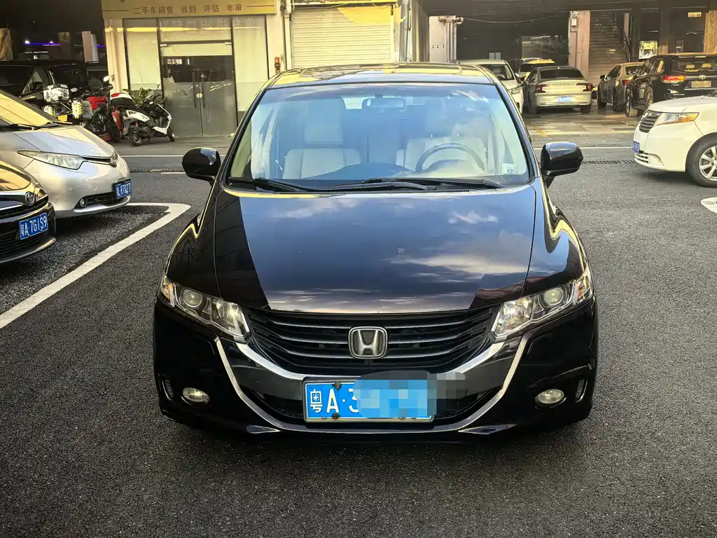 Odyssey 2.4 L Luxury