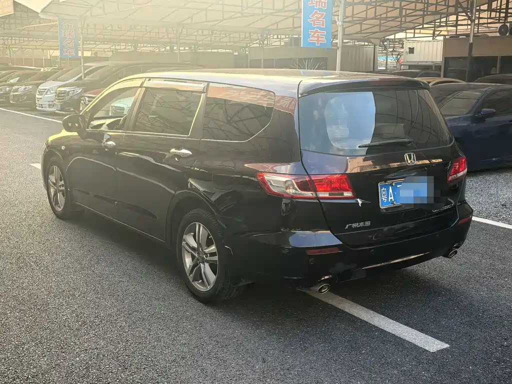 Odyssey 2.4 L Luxury