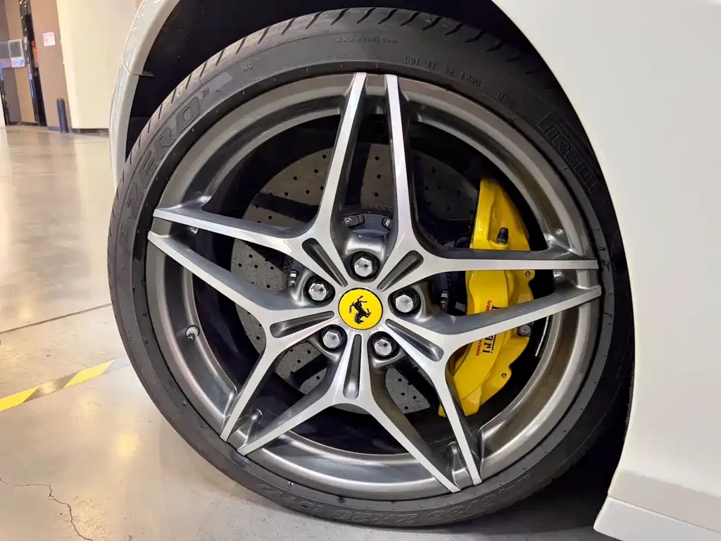 California T 3.9 T Standard