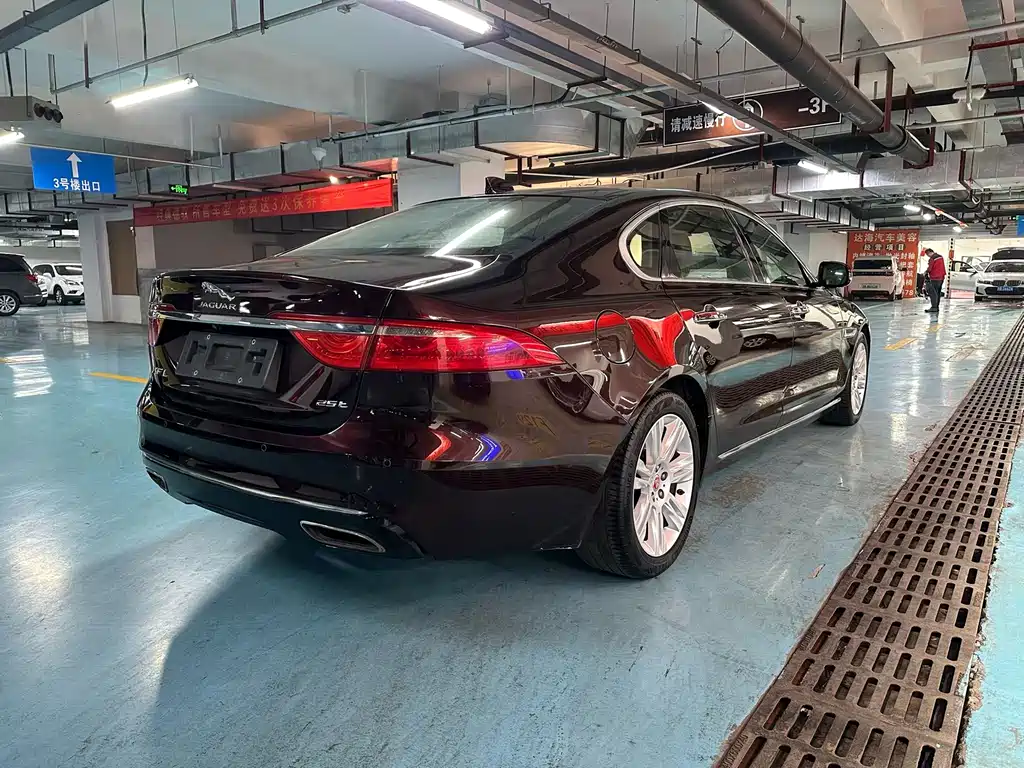 Jaguar XFL XFL 2.0 T 250 PS Luxury