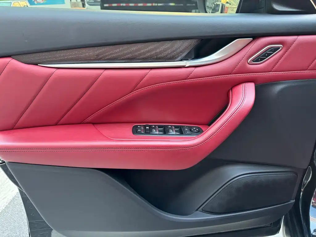 Levante 3.0 T Modena
