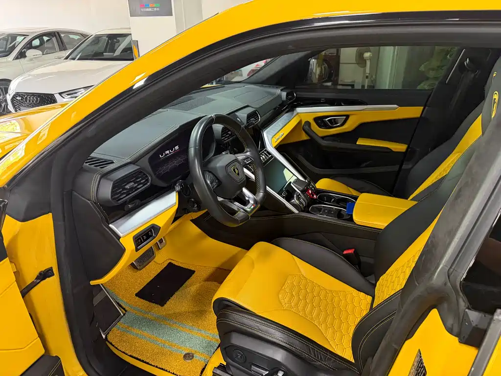 Urus 4.0 T V8
