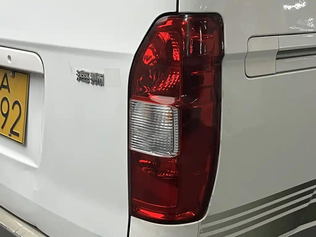 Jinbei Hiace 2.2 L Luxury V22