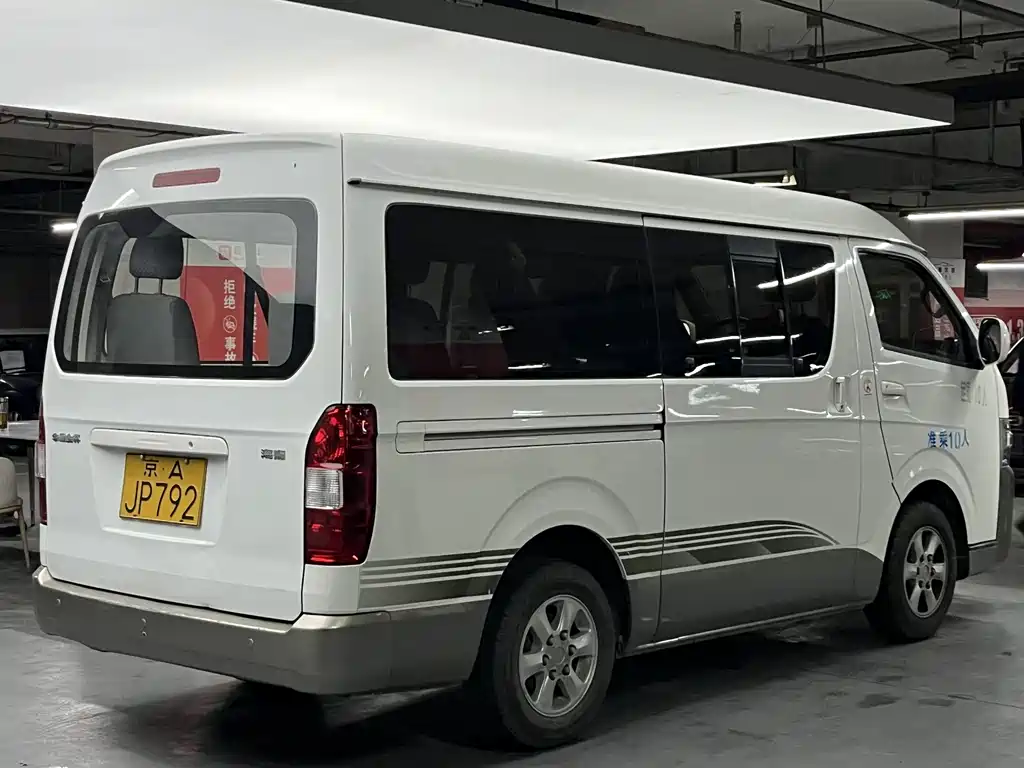 Jinbei Hiace 2.2 L Luxury V22