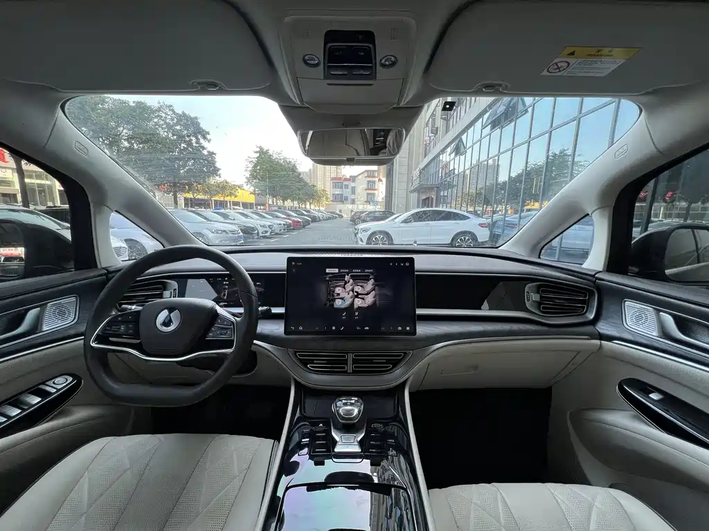 Denza D9 DM-i 1050 Premium