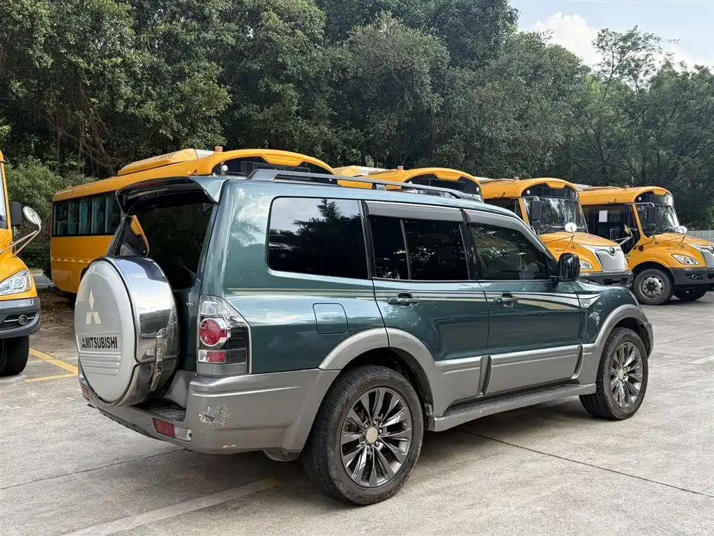 Pajero V73 3.0 L GLS NAVI