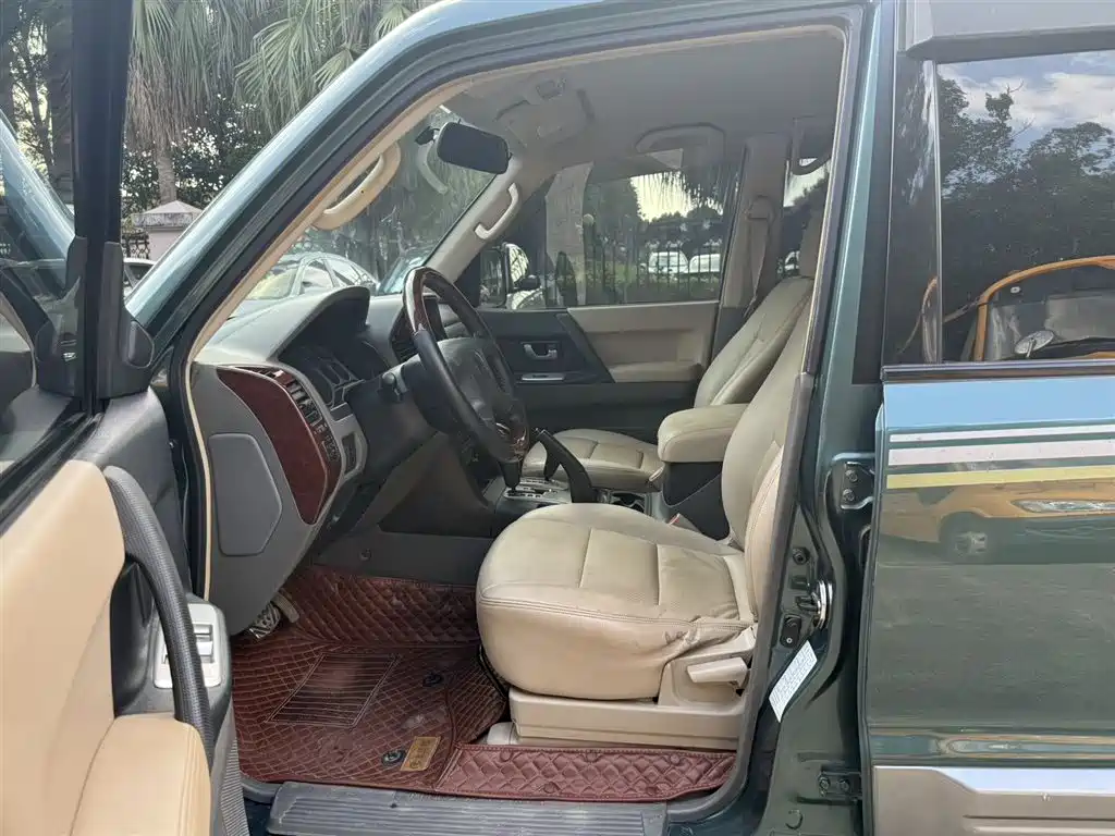 Pajero V73 3.0 L GLS NAVI