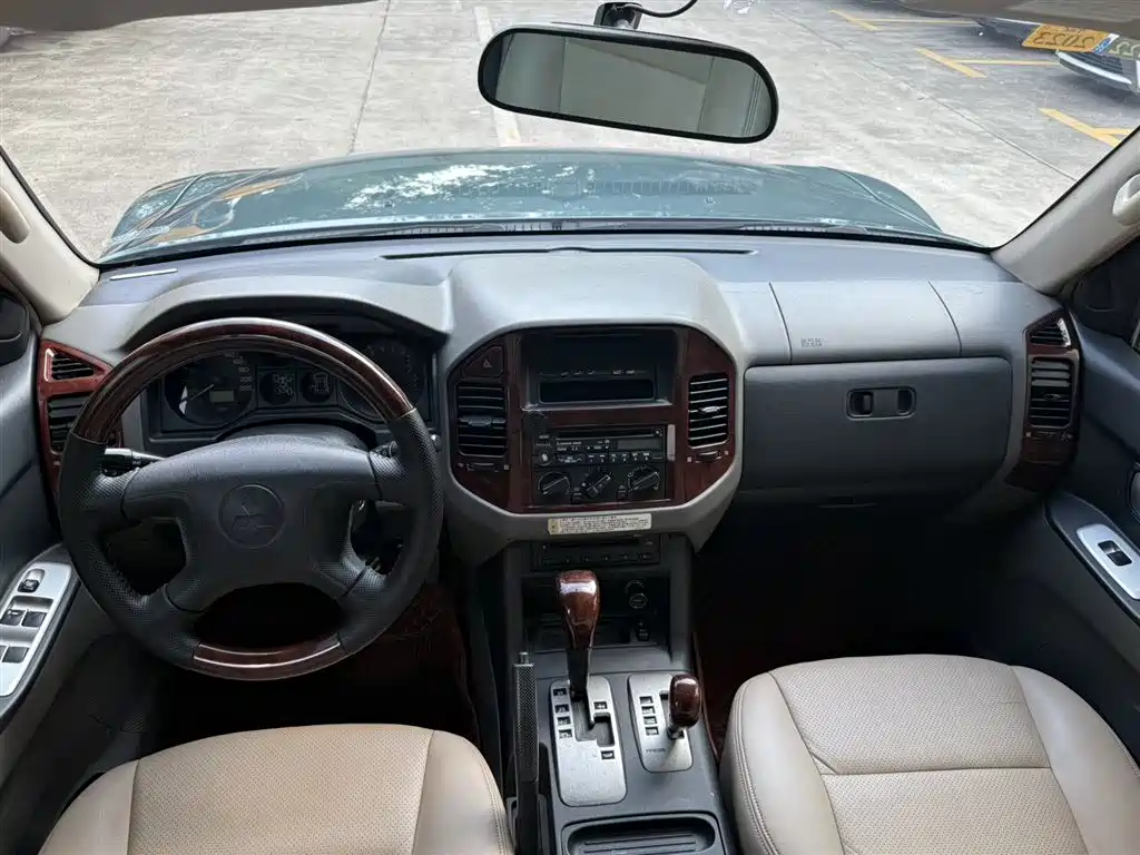 Pajero V73 3.0 L GLS NAVI