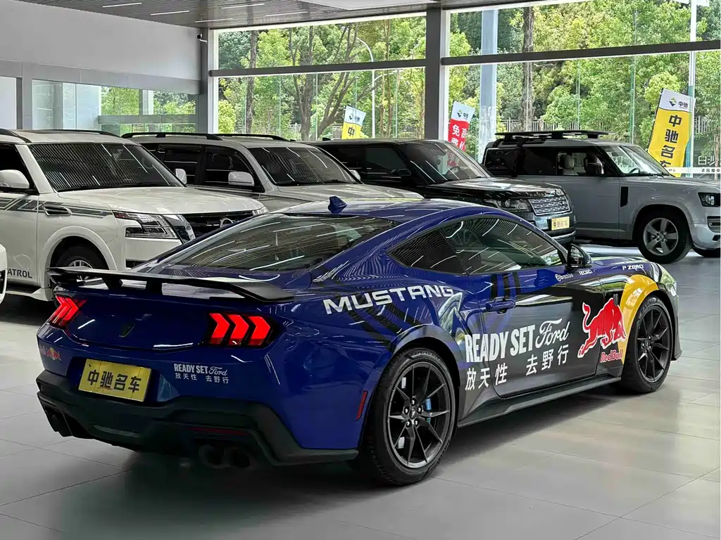 Mustang 5.0 L V8 Dark Horse