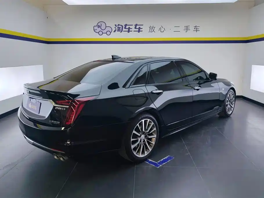 Cadillac CT6 28 T Distinguished