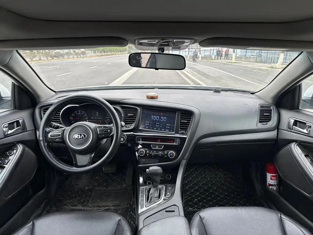 Kia K5 2.0 L Auto Luxury
