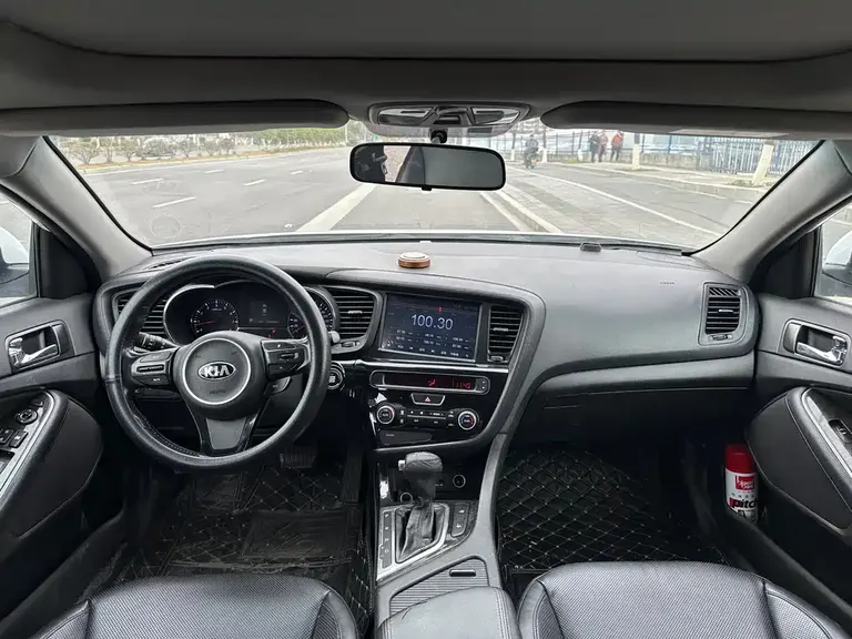 Kia K5 2.0 L Auto Luxury