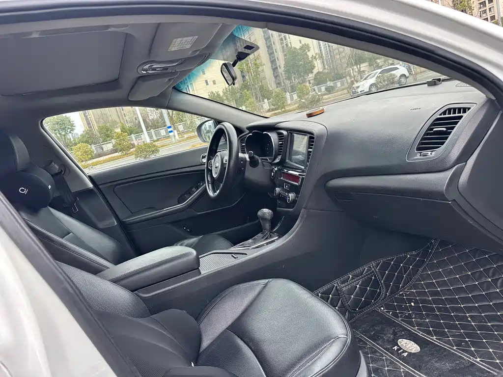 Kia K5 2.0 L Auto Luxury
