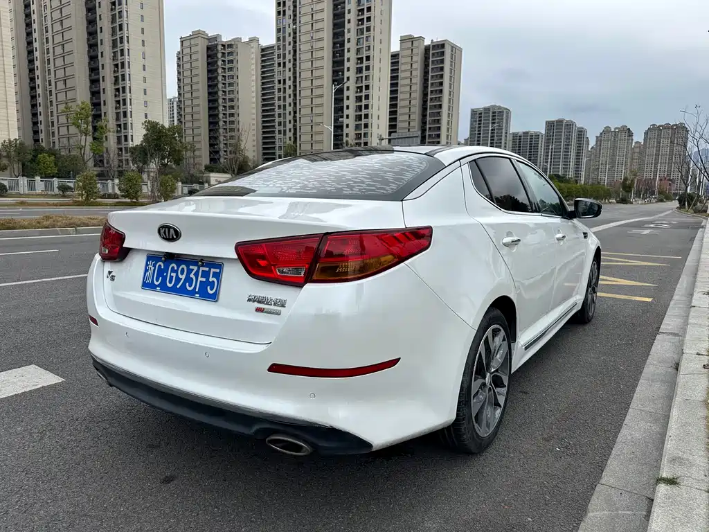 Kia K5 2.0 L Auto Luxury