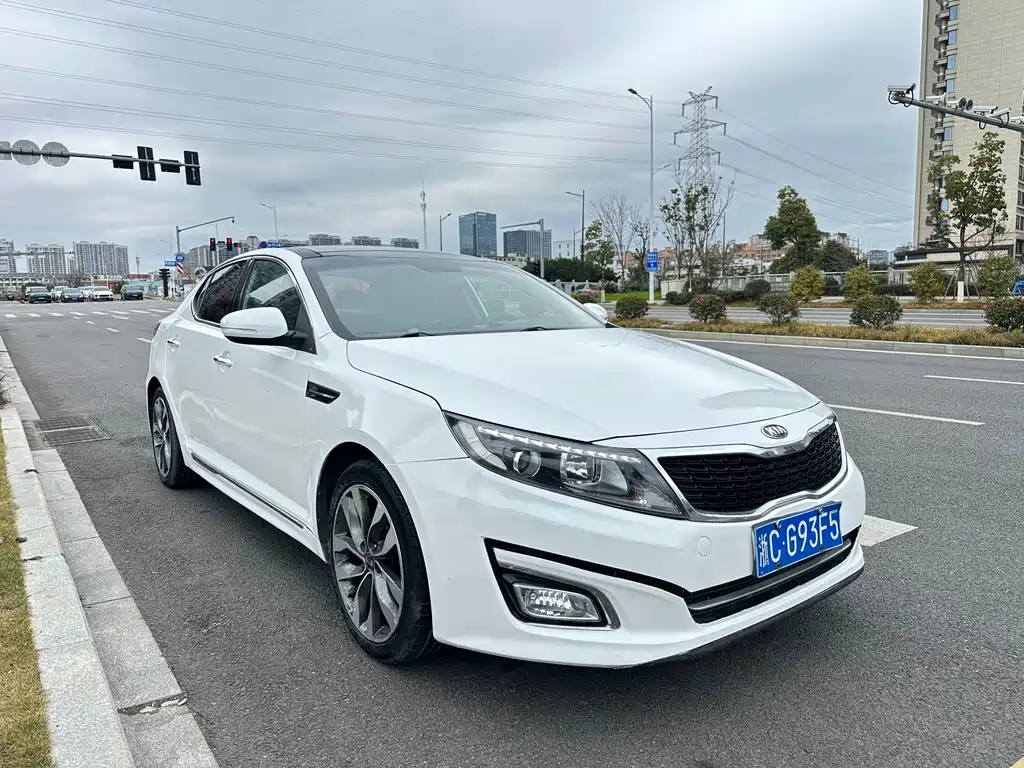 Kia K5 2.0 L Auto Luxury