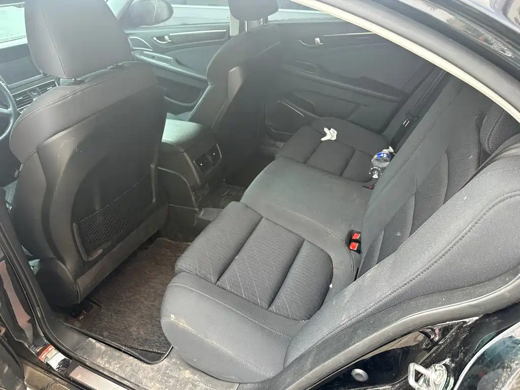 Hongqi H7 1.8 T Comfort