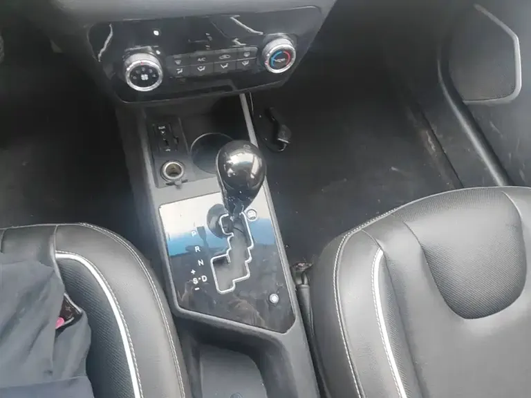 JAC Refine S2 1.5 L CVT Luxury Smart