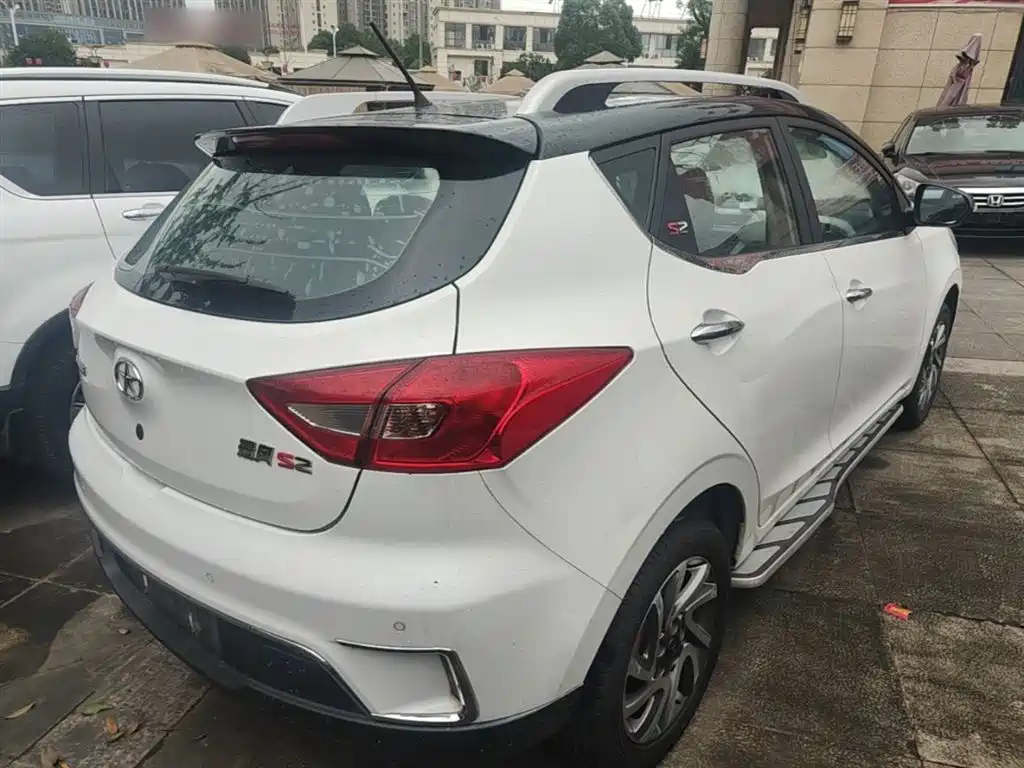 Refine S2 1.5 L CVT Luxury Smart