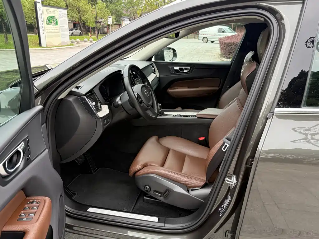 Volvo XC60 T5 4 WD Smart Vision Luxury