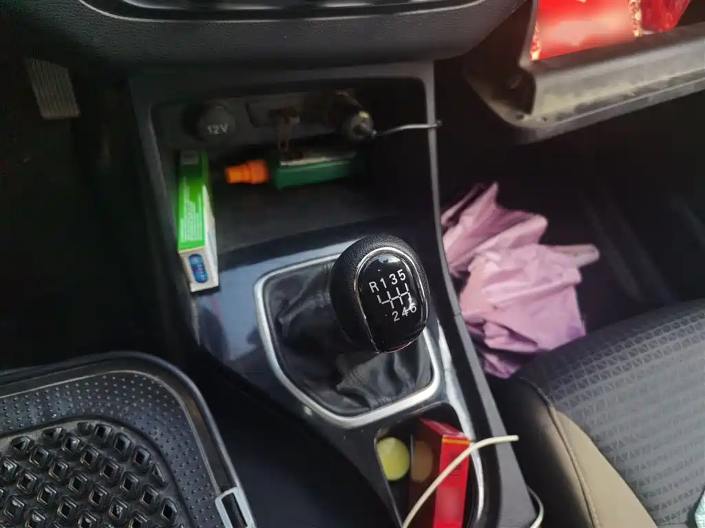 Baojun 730 1.5 L Manual Fashion 7-seat CN-VI