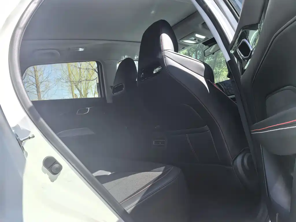 Changan Oshan Z6 Blue Whale 1.5 T DCT Smart Enjoyment
