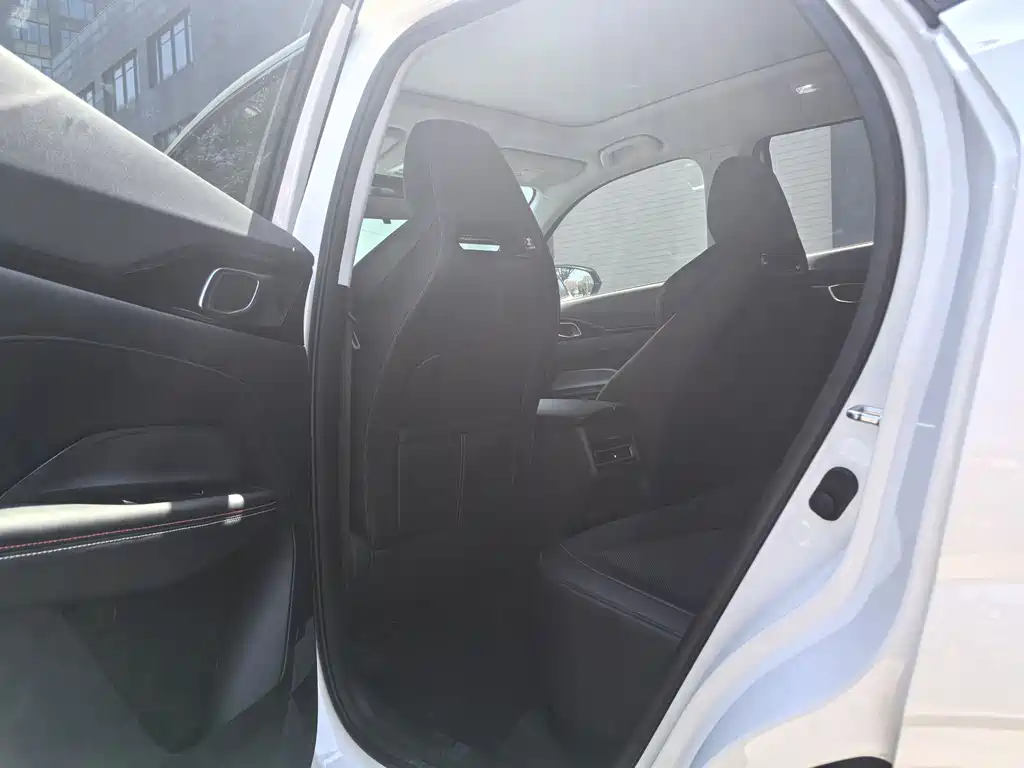 Changan Oshan Z6 Blue Whale 1.5 T DCT Smart Enjoyment