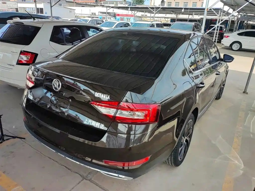 Octavia TSI280 DSG Luxury