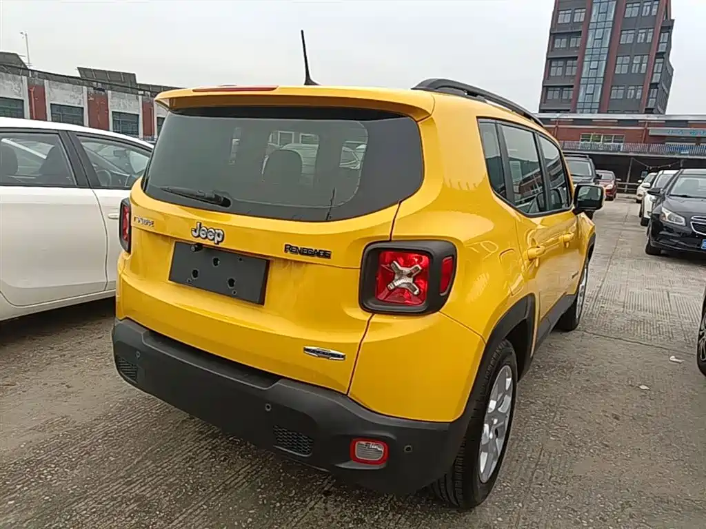 Renegade Connected Large Screen 180 T Auto High Energy