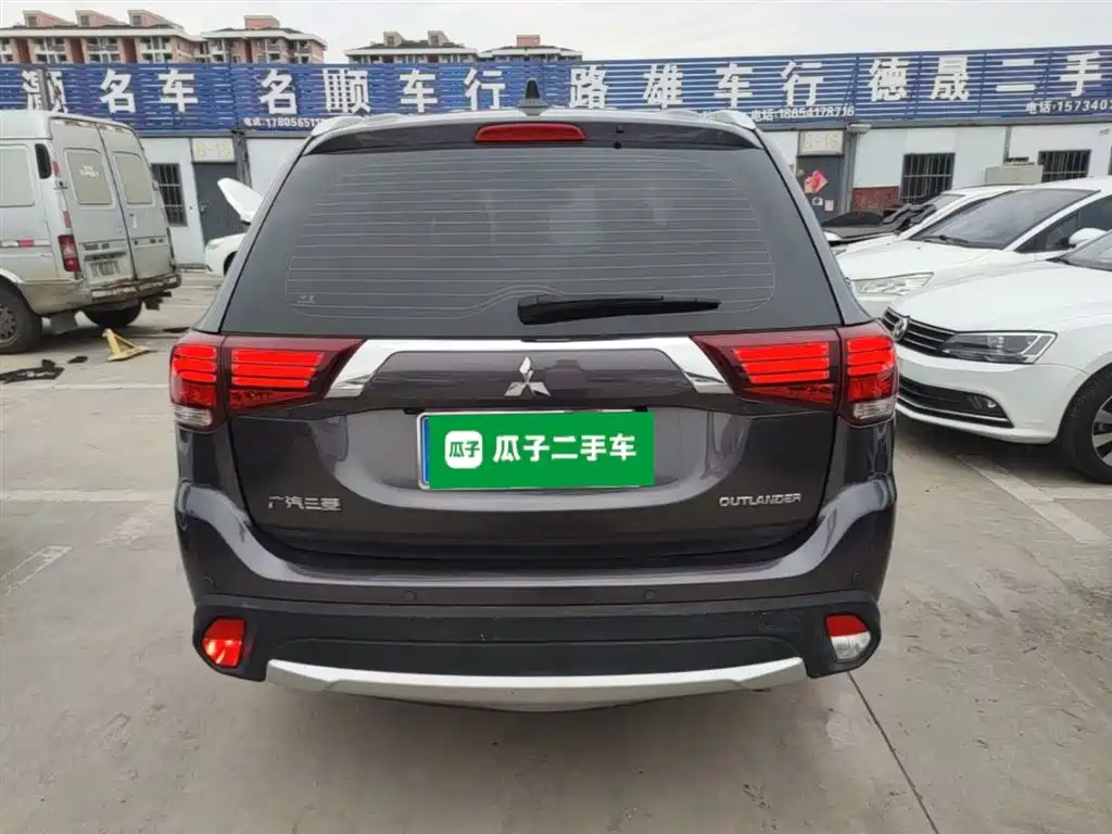Outlander 2.0 L 2 WD Glory 5-seat