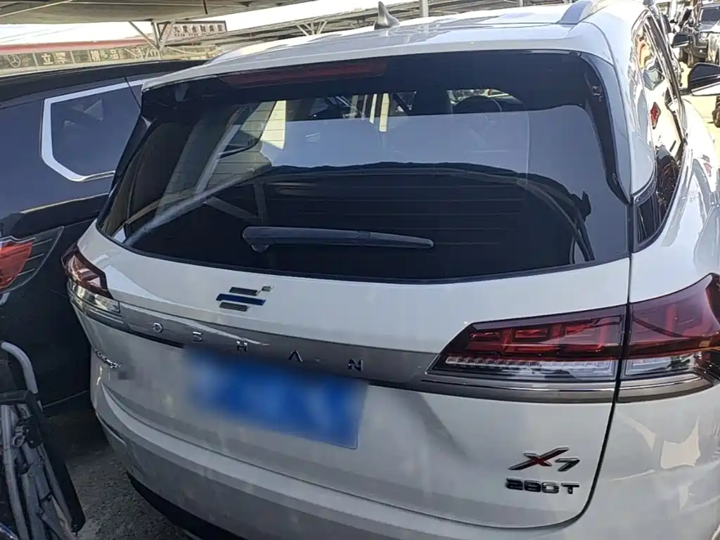 Changan Oshan X7 1.5 T Auto Distinguished