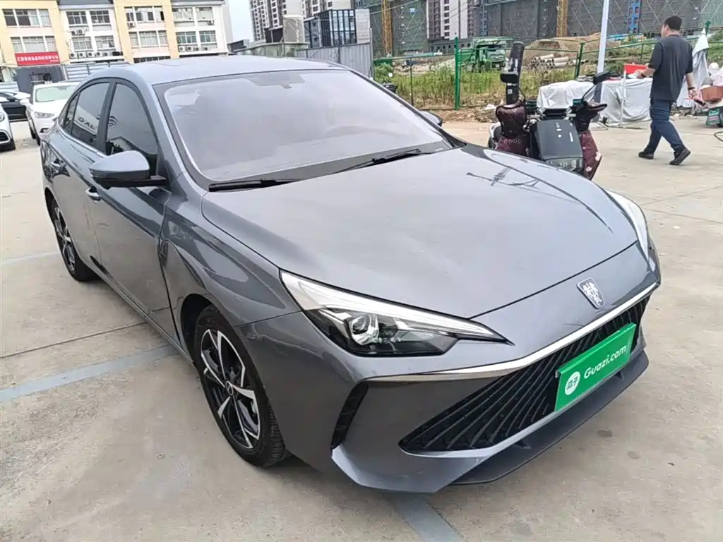 Roewe i5 1.5 L CVT Honored