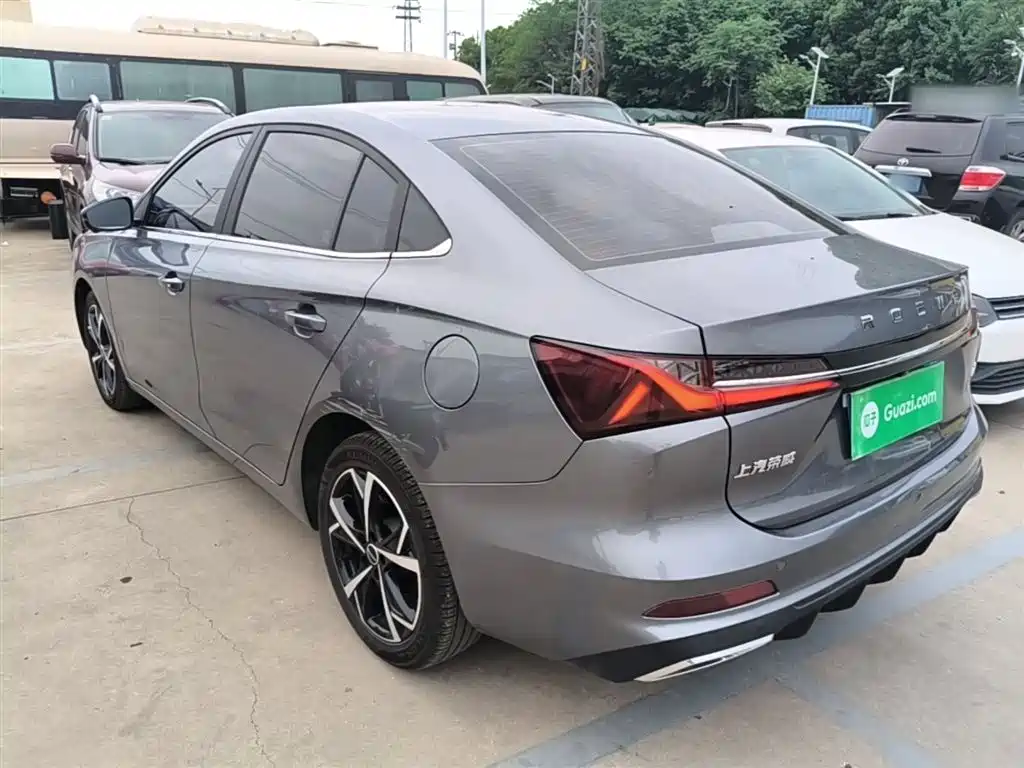 Roewe i5 1.5 L CVT Honored