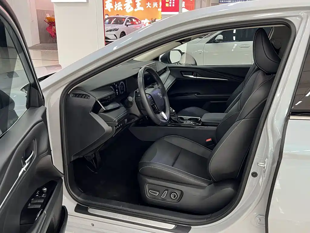 Camry Dual Engine 2.0 HG Distinguished