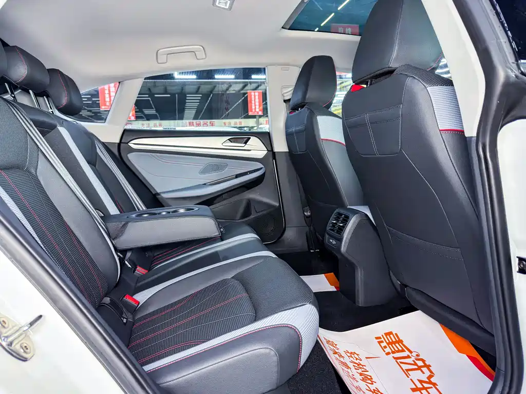Lamando Lamando L 280 TSI DSG Spicy Cool