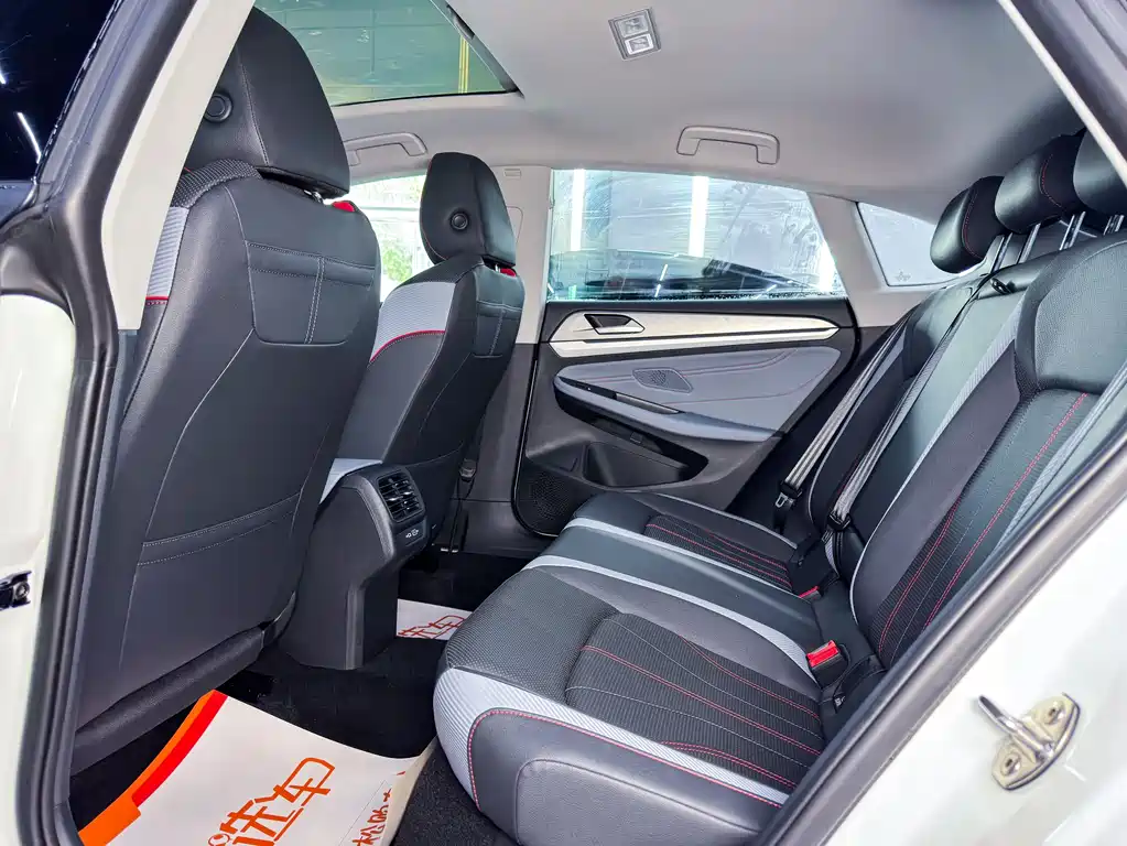 Lamando Lamando L 280 TSI DSG Spicy Cool