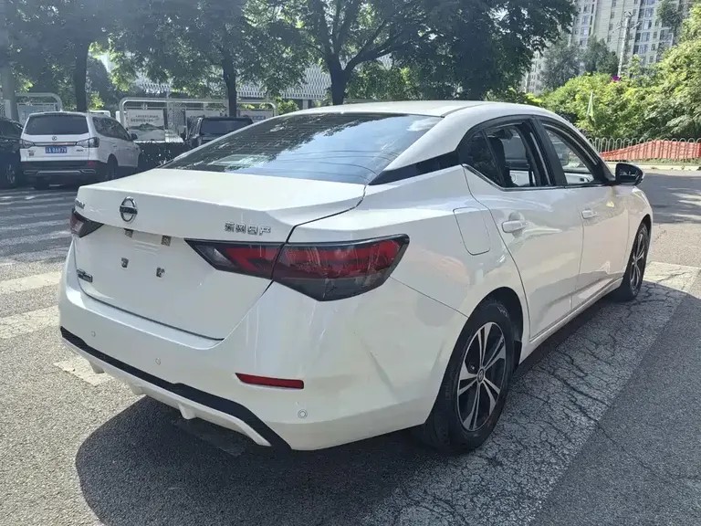 Nissan Sylphy Facelift 1.6 L XL CVT Joy
