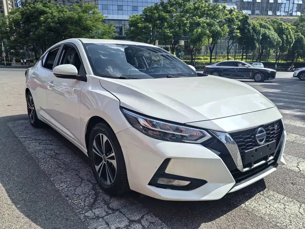 Sylphy Facelift 1.6 L XL CVT Joy