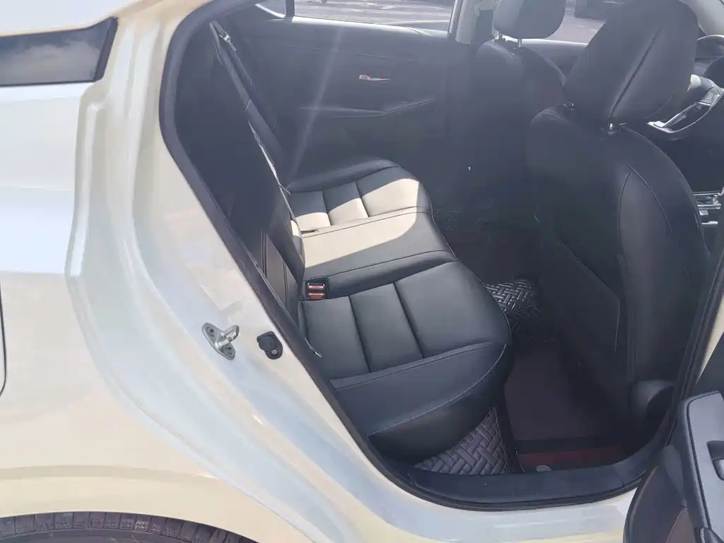 Sylphy Facelift 1.6 L XL CVT Joy