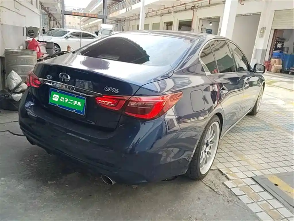 Infiniti Q50 L 2.0 T Progressive Enjoyment CN-VI